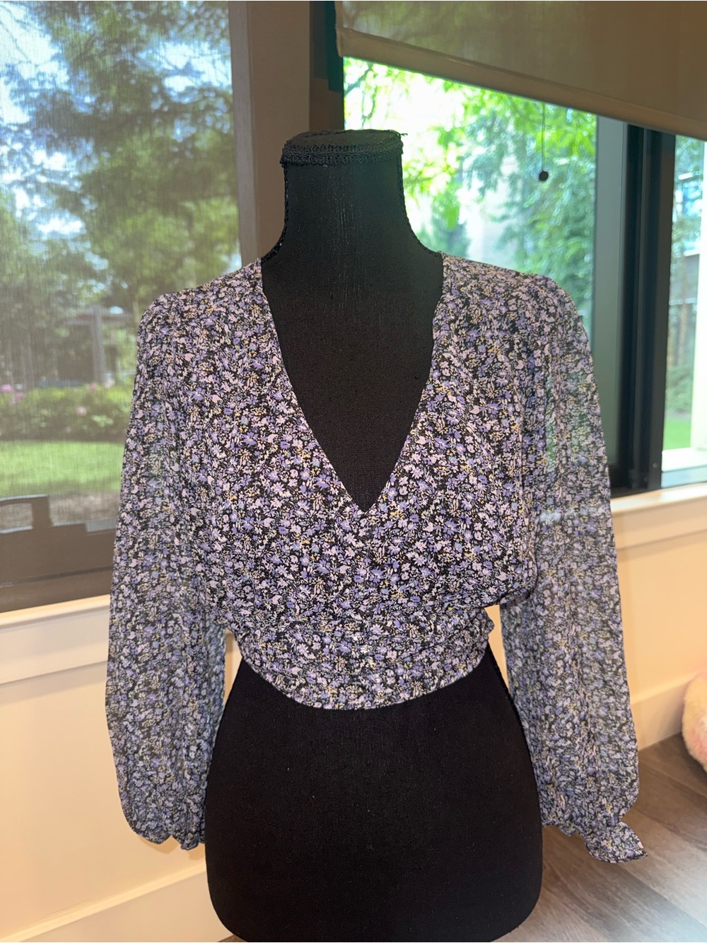 Floral V-Neck Puff Sleeve Top - Blue